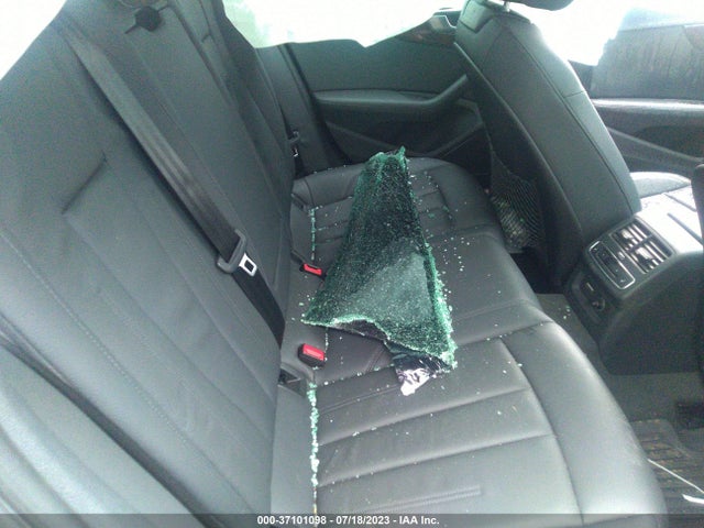 Audi A4 Premium Plus 2019 WAUENAF40KA039916 Image 8