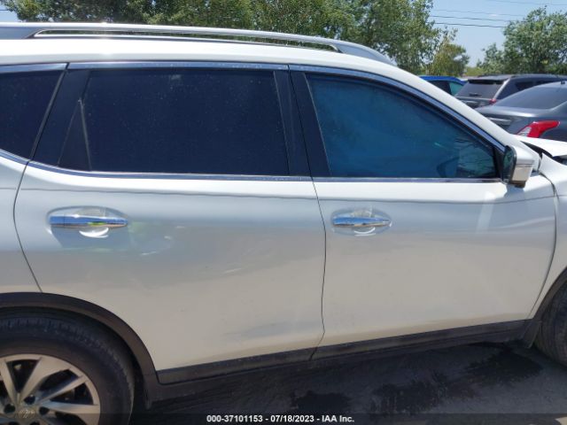 5N1AT2MT7FC812460 Nissan Rogue Sl