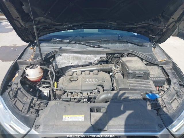 WA1JCCFS7HR008135 Audi Q3 Premium Plus
