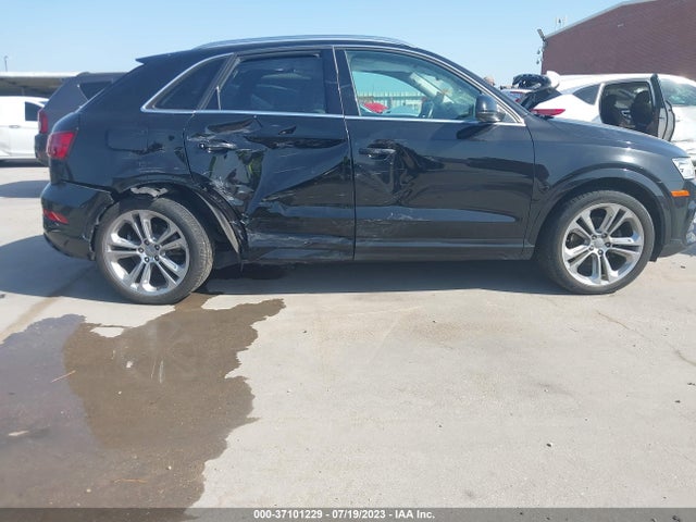 WA1JCCFS7HR008135 Audi Q3 Premium Plus