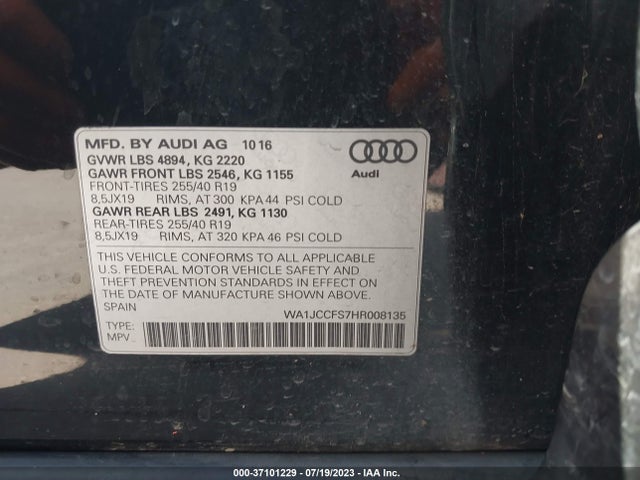 WA1JCCFS7HR008135 Audi Q3 Premium Plus