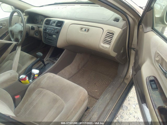 2000 HONDA ACCORD SDN SE VIN: 1HGCG5675YA072684