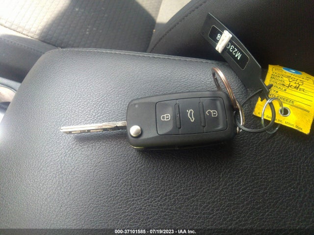 3VW2K7AJ2FM230418 Volkswagen Jetta Sedan 2.0l S