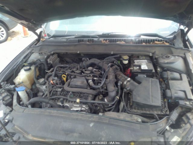 3FA6P0HD0FR131246 Ford FUSION SE
