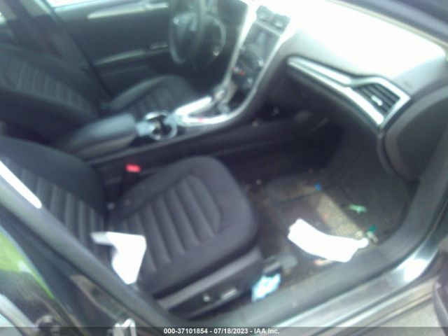 3FA6P0HD0FR131246 Ford FUSION SE