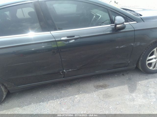 3FA6P0HD0FR131246 Ford FUSION SE