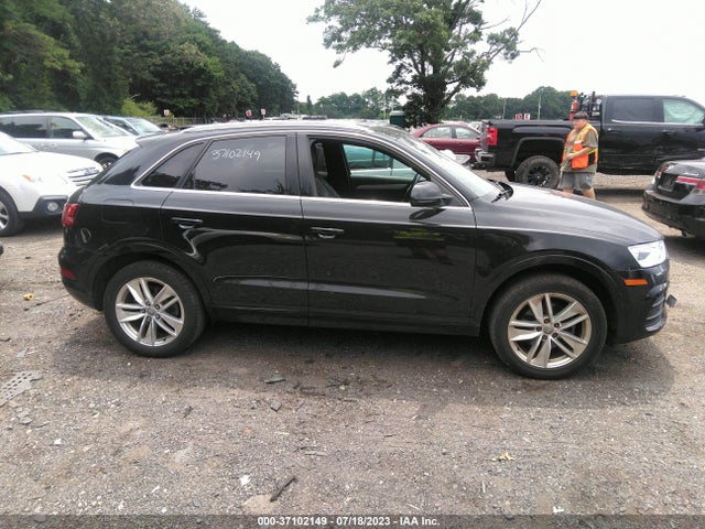 WA1EFCFS0GR015905 Audi Q3 Premium Plus