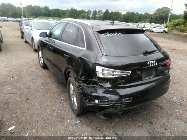 WA1EFCFS0GR015905 Audi Q3 Premium Plus