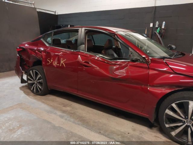 1N4BL4CWXMN300683 Nissan Altima Sr Intelligent Awd