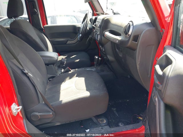 1C4BJWDG1HL596844 Jeep Wrangler Unlimited Sport