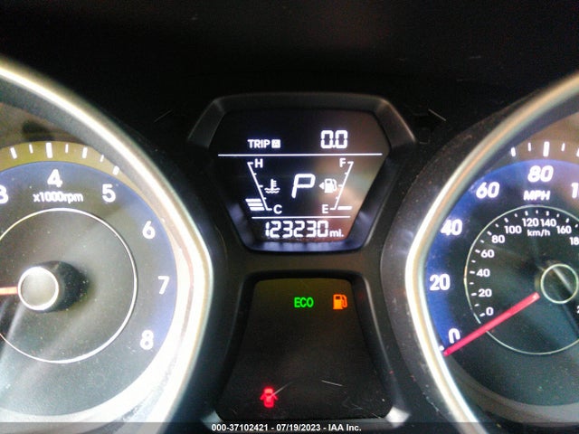 2015 HYUNDAI ELANTRA SE VIN: 5NPDH4AE9FH598130