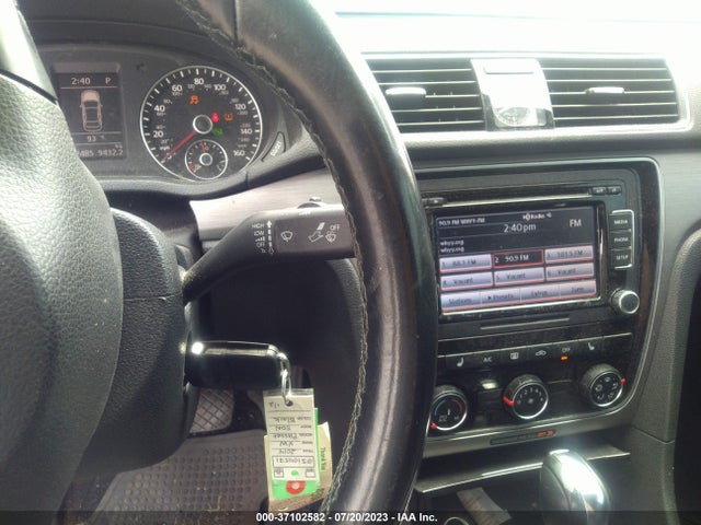 1VWBT7A37EC104571 Volkswagen Passat Se W/sunroof