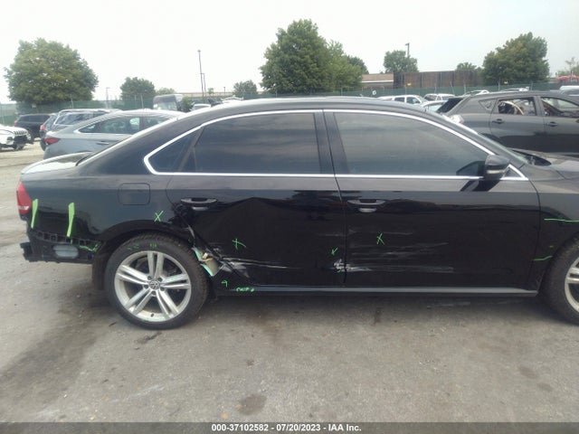 1VWBT7A37EC104571 Volkswagen Passat Se W/sunroof