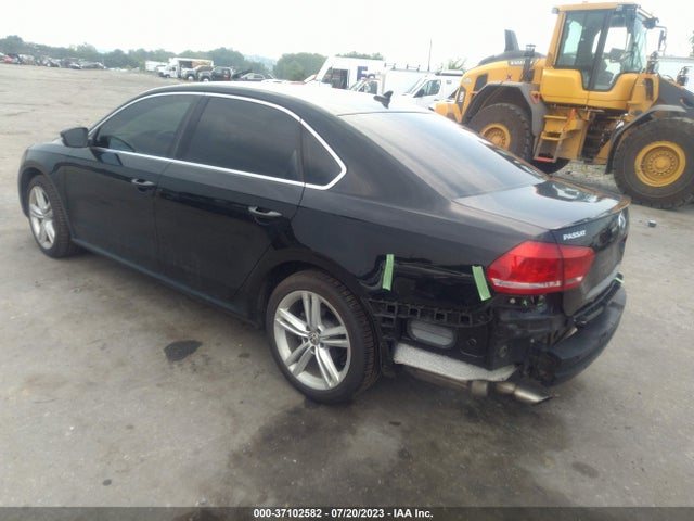 1VWBT7A37EC104571 Volkswagen Passat Se W/sunroof