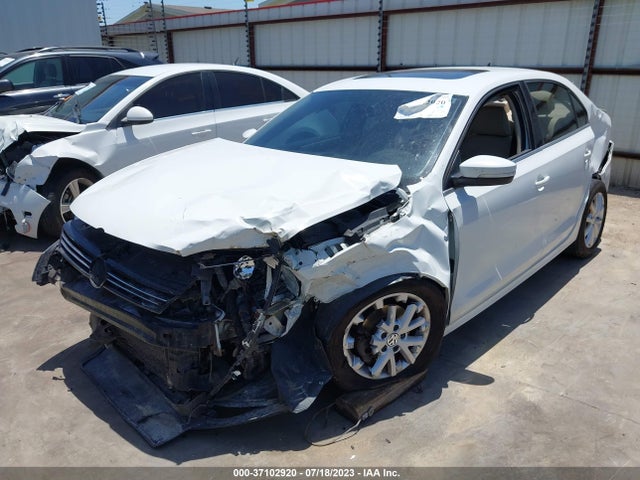 3VWB17AJ0EM432014 Volkswagen Jetta Sedan Se W/connectivity/sunroof
