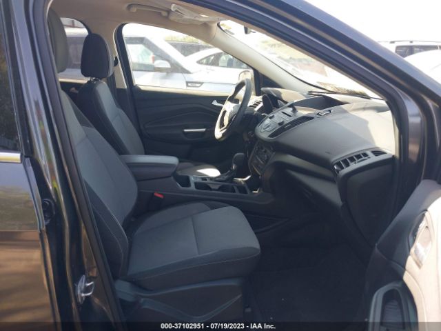 1FMCU9GD1HUC97908 Ford ESCAPE SE
