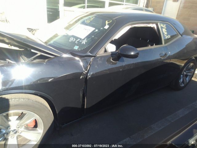 2C3CDZAG9HH624778 Dodge Challenger Sxt