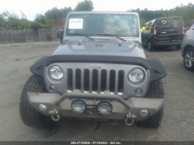 1C4BJWEGXFL611529 Jeep Wrangler Unlimited Sahara