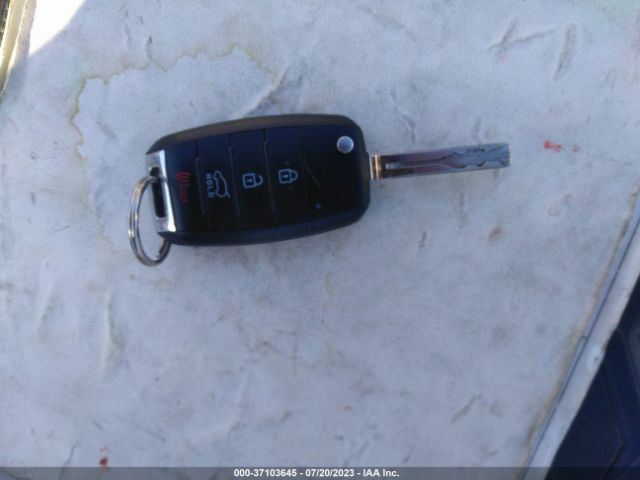 5XYKT3A64FG593580 KIA SORENTO LX