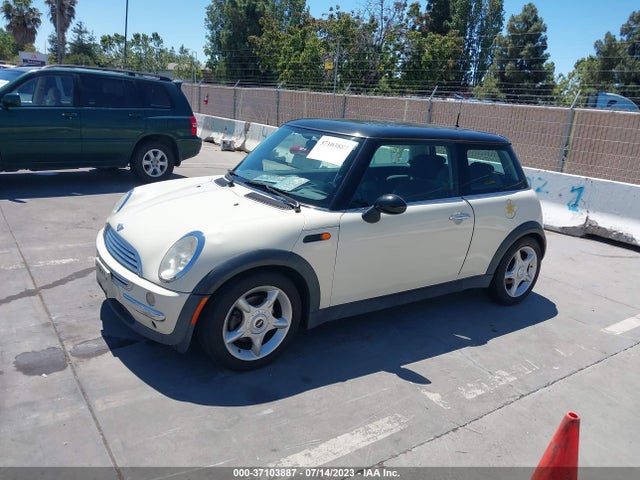 2004 MINI COOPER HARDTOP VIN: WMWRC33474TJ58190