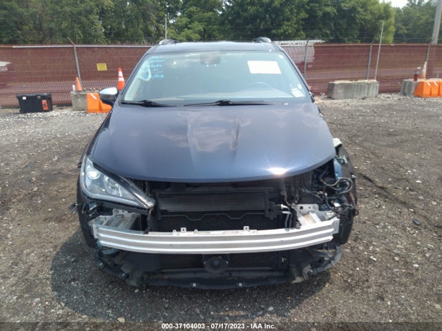 Chrysler Pacifica Limited 2018 2C4RC1GG4JR112816 Image 13