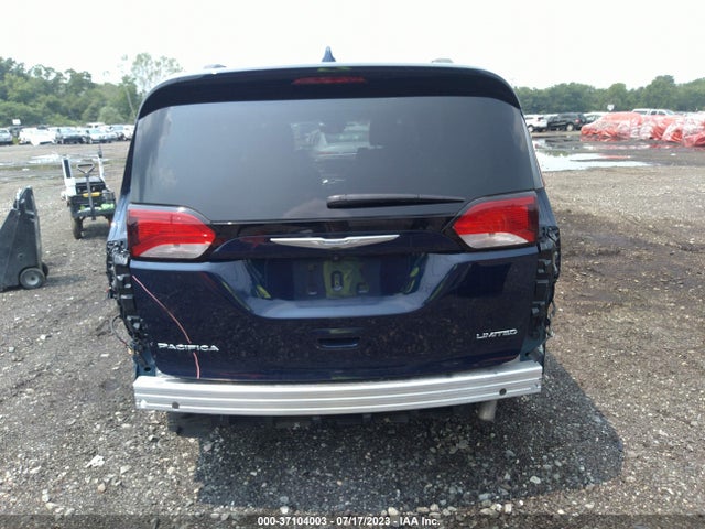 Chrysler Pacifica Limited 2018 2C4RC1GG4JR112816 Image 17