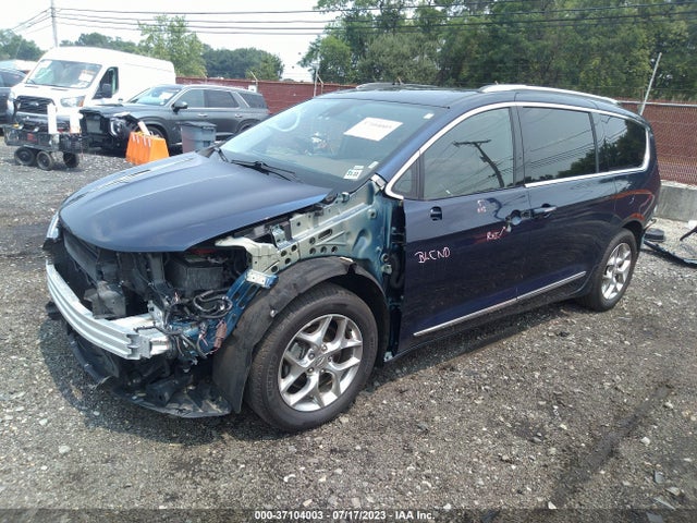 Chrysler Pacifica Limited 2018 2C4RC1GG4JR112816 Image 2