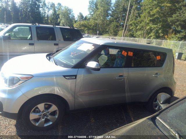 KNDJN2A26K7020698 KIA Soul Base