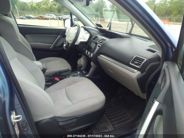 Subaru Forester 2.5i Premium 2018 JF2SJAECXJH572387 Image 5