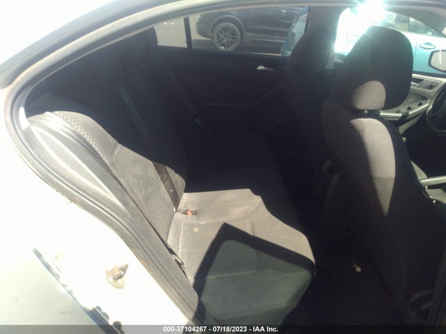 3VW2K7AJ4EM243024 Volkswagen Jetta Sedan S