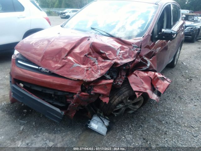1FMCU0G7XGUB57005 Ford ESCAPE SE
