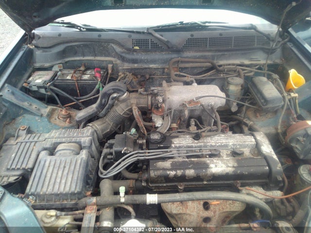 1998 HONDA CR-V LX VIN: JHLRD2845WC017904