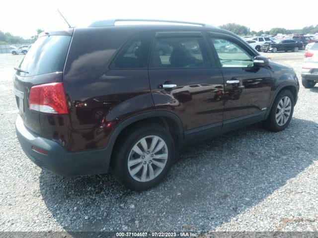 2011 KIA SORENTO LX VIN: 5XYKTDA22BG074752