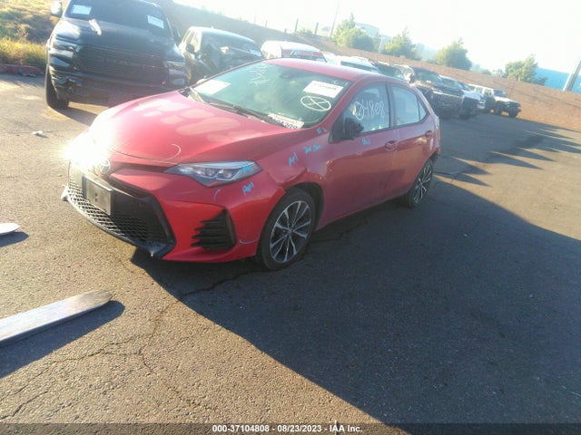 Toyota COROLLA SE 2018 5YFBURHE6JP787514 Image 2