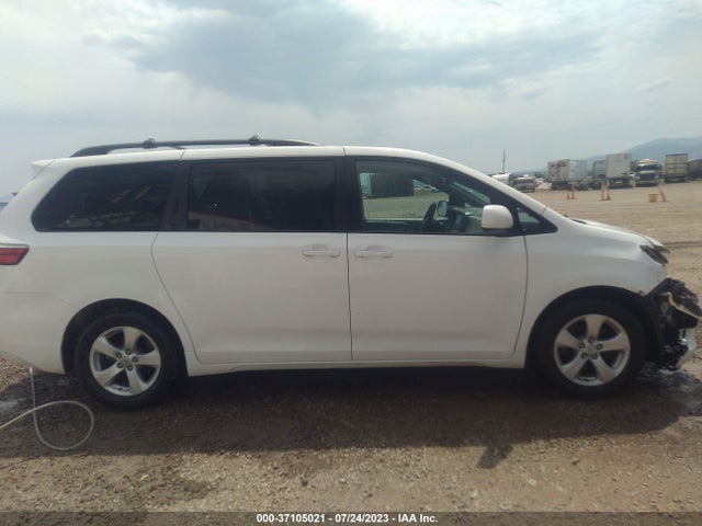 Toyota SIENNA LE 2015 5TDKK3DC3FS606472 Image 14