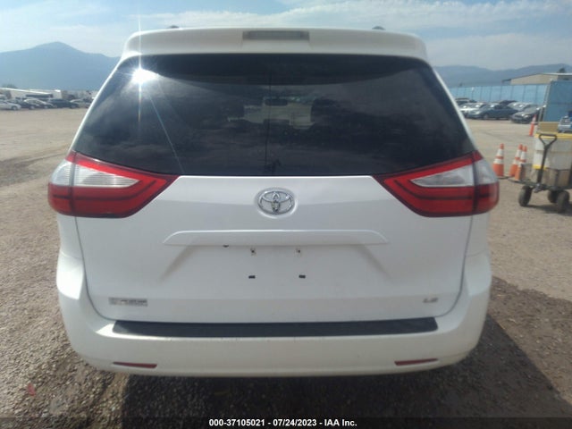Toyota SIENNA LE 2015 5TDKK3DC3FS606472 Image 17