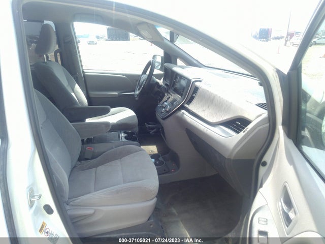 Toyota SIENNA LE 2015 5TDKK3DC3FS606472 Image 5