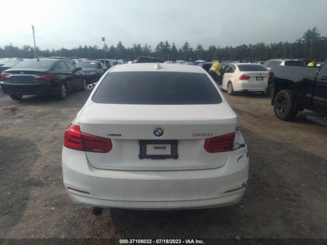 WBA8A3C36HK692317 BMW 3 Series 320i Xdrive