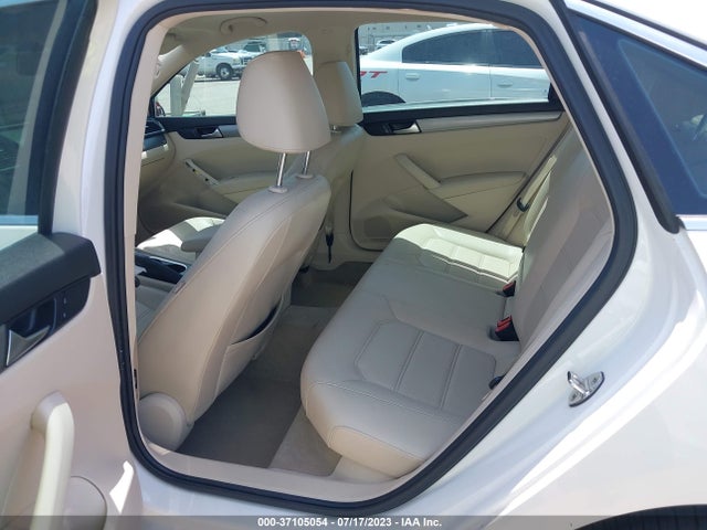1VWBV7A38FC021212 Volkswagen Passat 2.0l Tdi Se W/sunroof