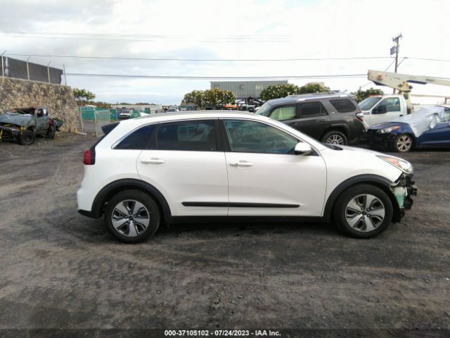 KNDCB3LC1K5250397 KIA NIRO LX