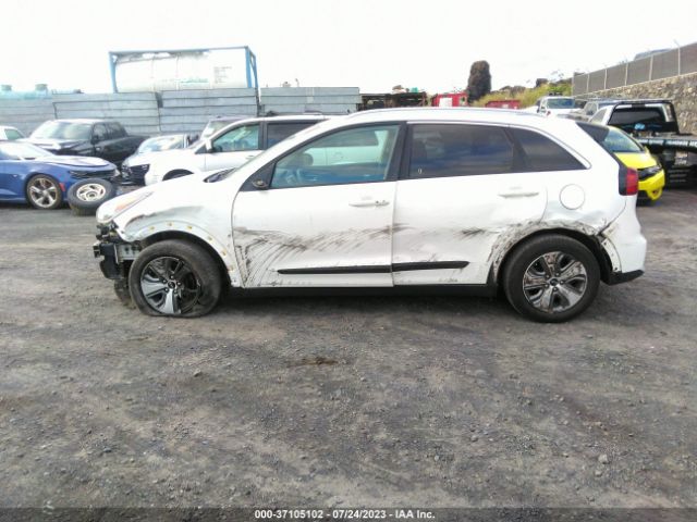 KNDCB3LC1K5250397 KIA NIRO LX