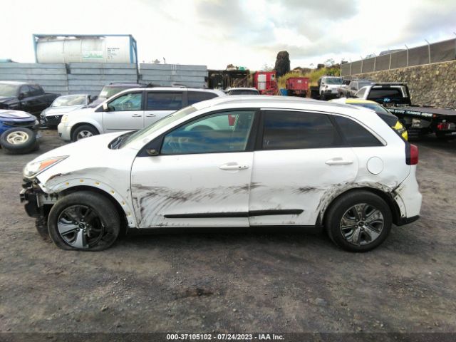 KNDCB3LC1K5250397 KIA NIRO LX