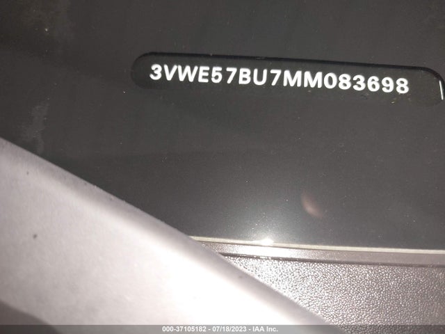 3VWE57BU7MM083698 Volkswagen JETTA SEL