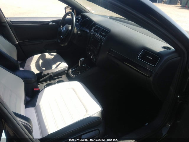 3VWD17AJ1FM404085 Volkswagen Jetta Sedan 1.8t Sport
