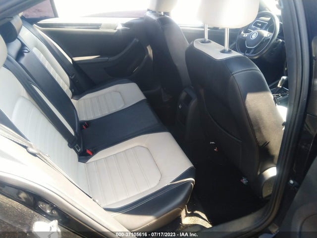 3VWD17AJ1FM404085 Volkswagen Jetta Sedan 1.8t Sport