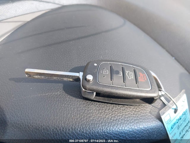 2014 HYUNDAI SANTA FE GLS VIN: KM8SM4HF6EU037806