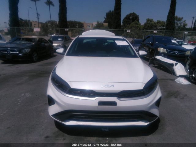 3KPF24AD2PE579085 KIA Forte Lxs
