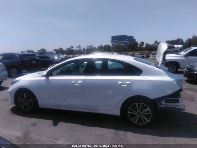 3KPF24AD2PE579085 KIA Forte Lxs