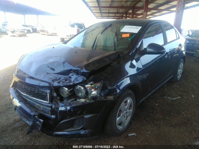 Chevrolet SONIC LS 2015 1G1JA5SH3F4205856 Image 2