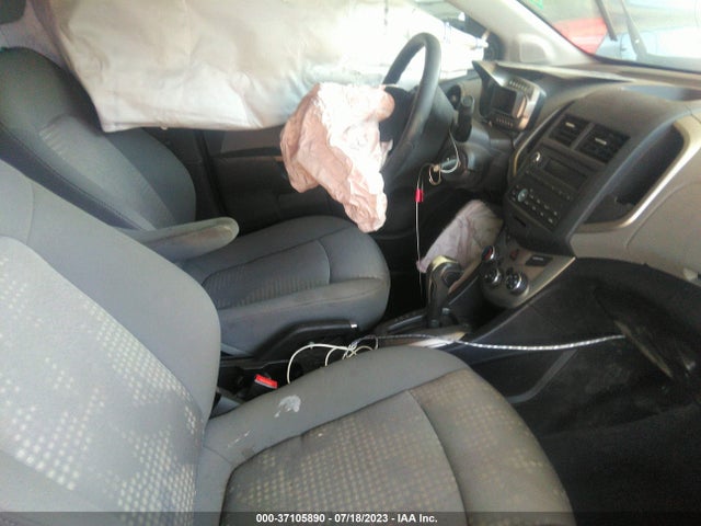 Chevrolet SONIC LS 2015 1G1JA5SH3F4205856 Image 5